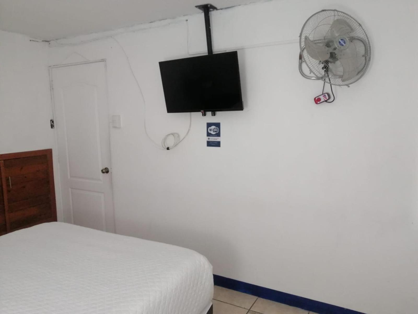 Global Airport Inn Free Shuttle Guatemala Dış mekan fotoğraf